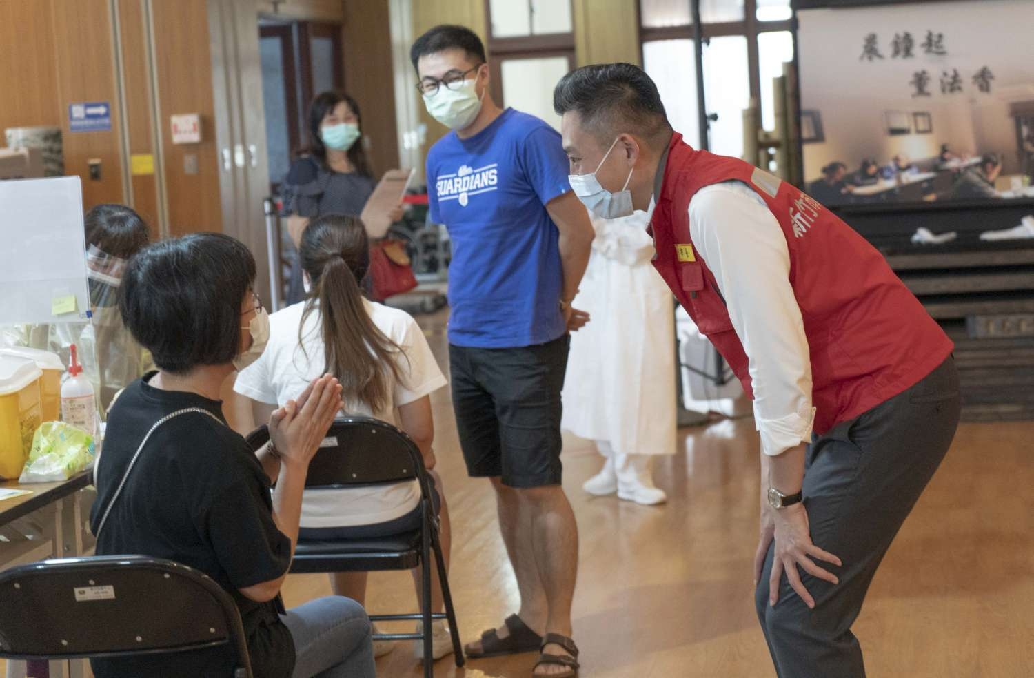 新竹市長林智堅日前視察疫苗施打站。