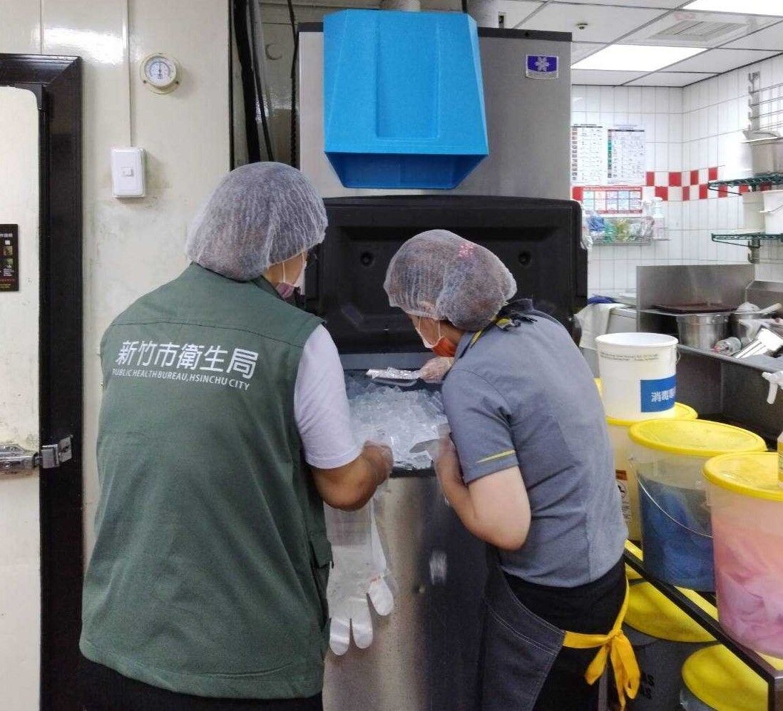 炎炎夏日食得安心！ 竹市衛生局為市民把關  抽驗市售飲冰品全數合格