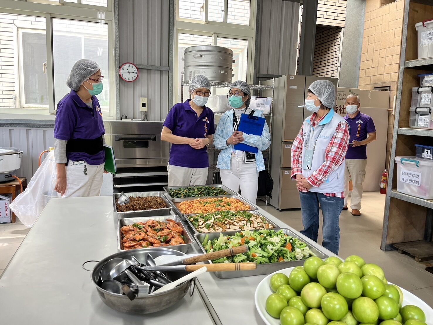 營養師輔導東香社區關懷據點提供均衡餐食